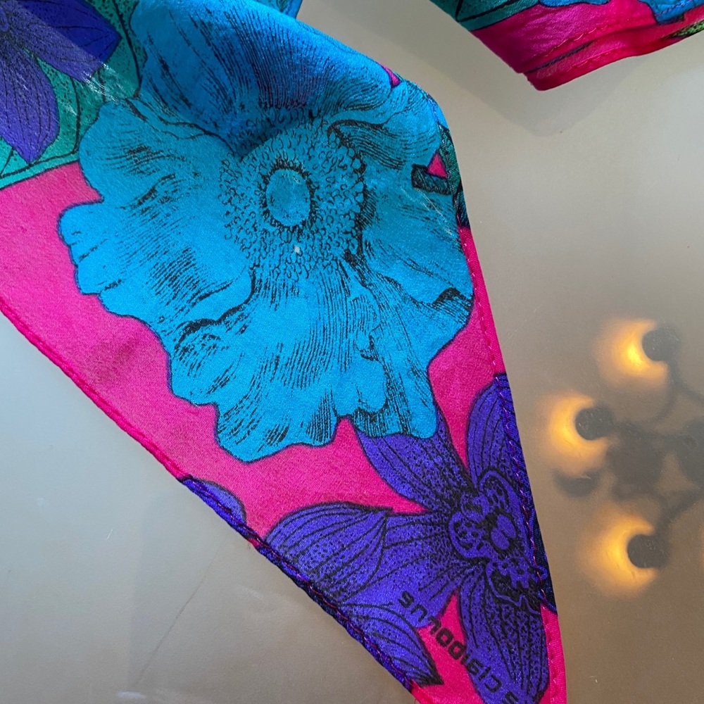 Vintage Liz Claiborne silk scarf - Picture 14 of 15